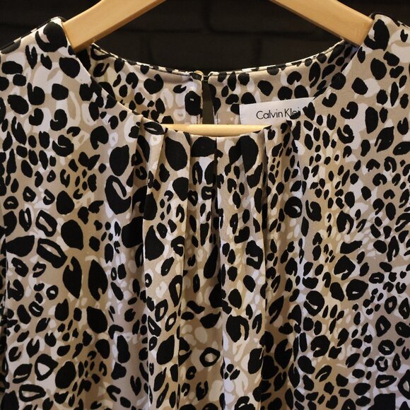 Calvin Klein Corporate Shell - Picture 3 of 8